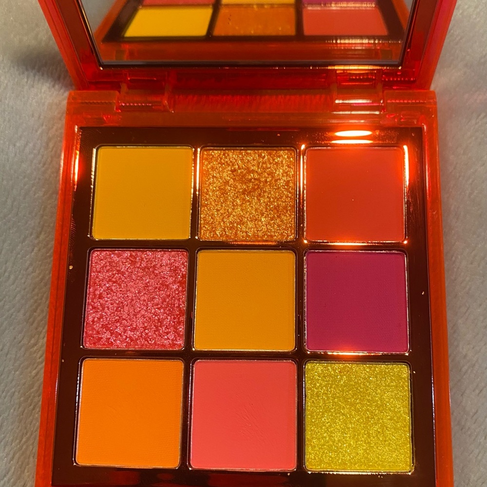 Huda neon obsessions